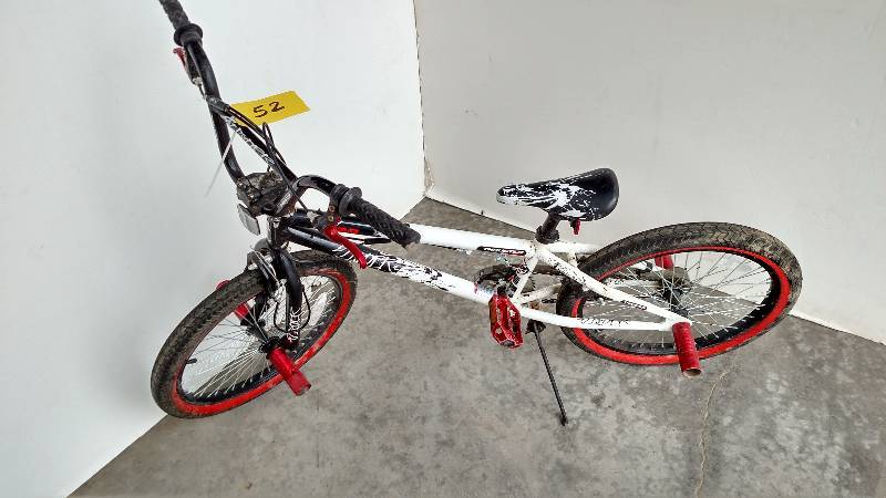 Freestyle slider outlet bike