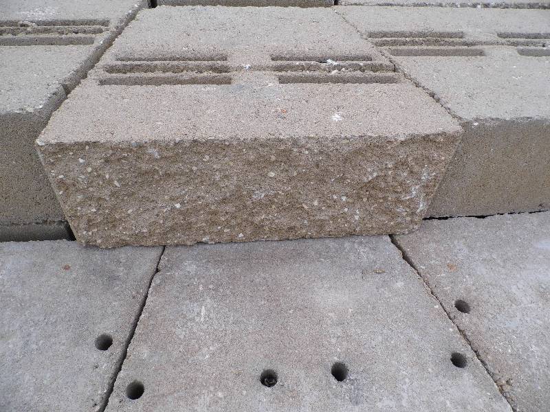 lot 5 image: Tribute October Oak Retaining Wall