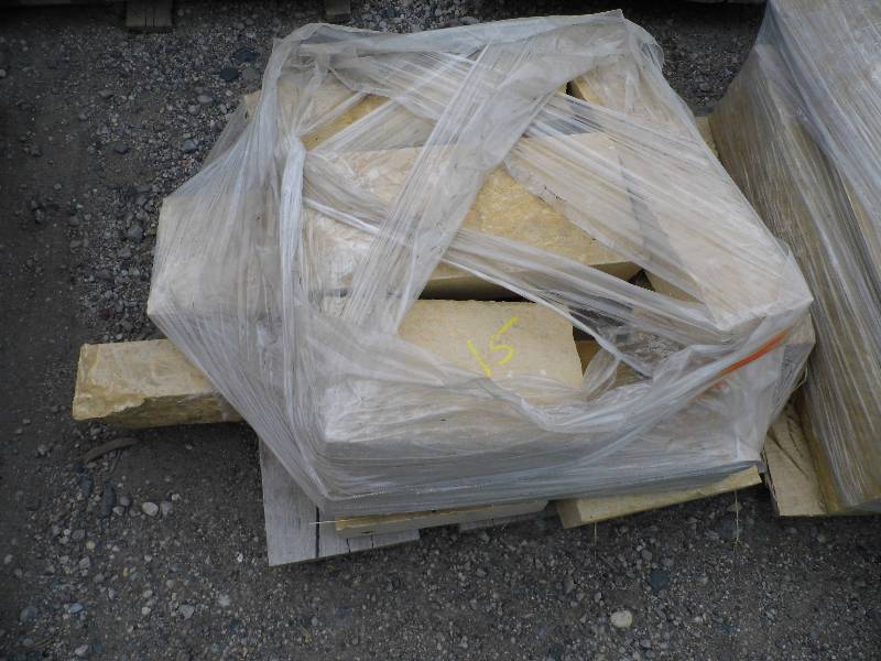 lot 15 image: Natural Stone Kasota