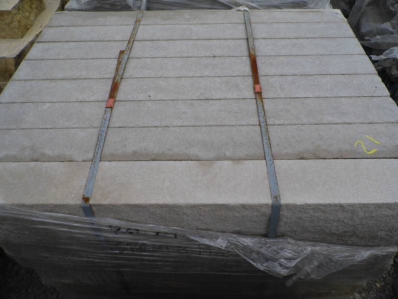 lot 21 image: Natural Stone Indiana Limestone