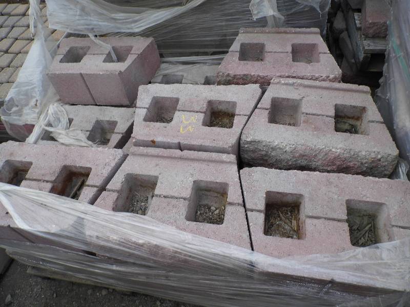 lot 33 image: Anchor RedGray Retaining Wall