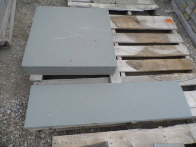 lot 54 image: Natural Bluestone Cap