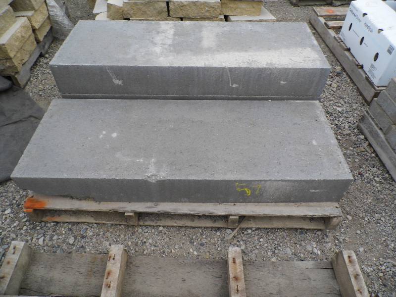 lot 57 image: Borgert Gray Step Unit