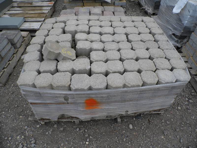 lot 66 image: Borgert Uni Eco Gray Pavers