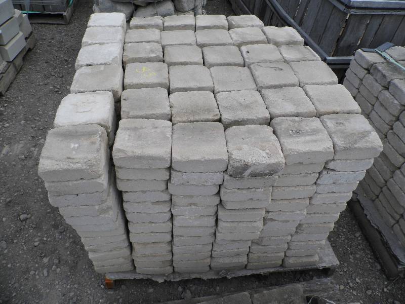 lot 83 image: Natural Indiana Limestone Pavers