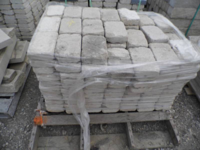 lot 85 image: Natural Indiana Limestone Pavers