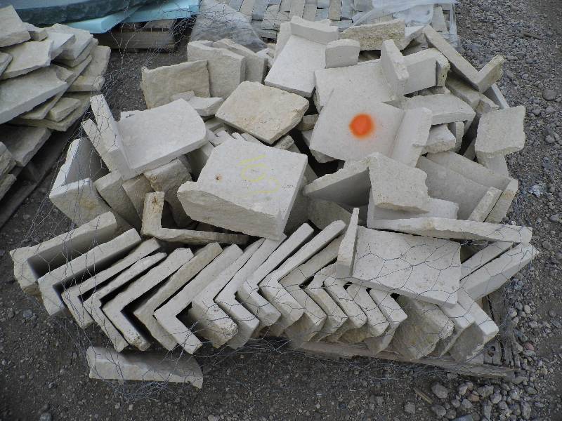 lot 102 image: US Stone Cottonwood Rubble Corners