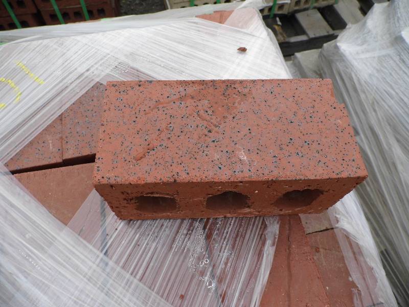 lot 104 image: Hebron Brick Red Closure