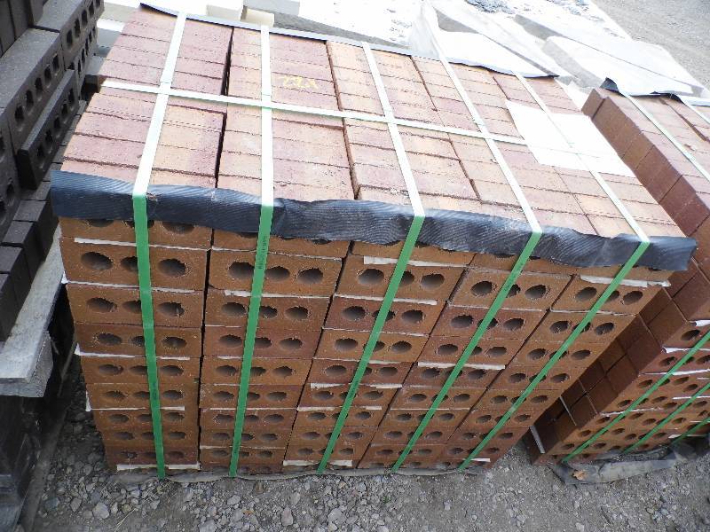 lot 122 image: Acme Brick Red Egyptian Modular