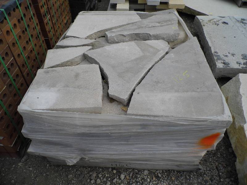 lot 125 image: Indiana Limestone