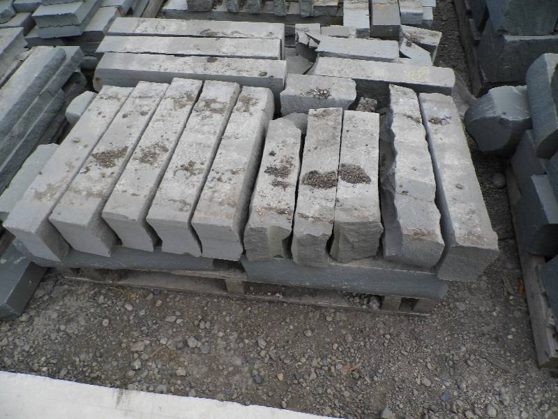 lot 135 image: Natural Pennsylvania Bluestone Wall & Sill