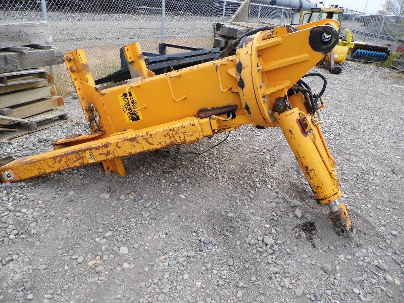 lot 143 image: Boom Truck Crane