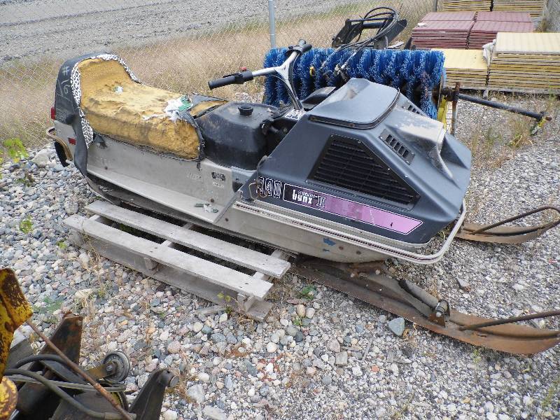 lot 144 image: Snowmobile
