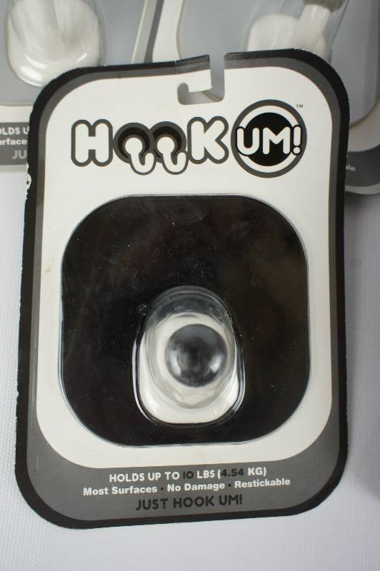Hook-UM Hanging Hooks