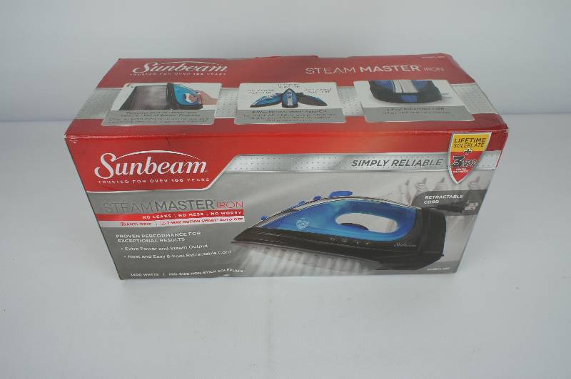 Sunbeam 1400W Steam Master Anit-Drip Iron with Retractable Cord