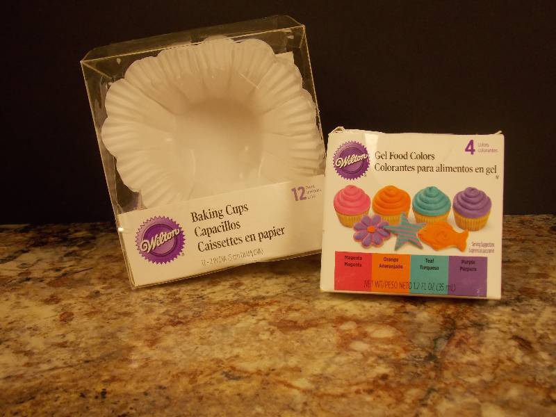 Wilton Baking Cups and Gel Icing Dye