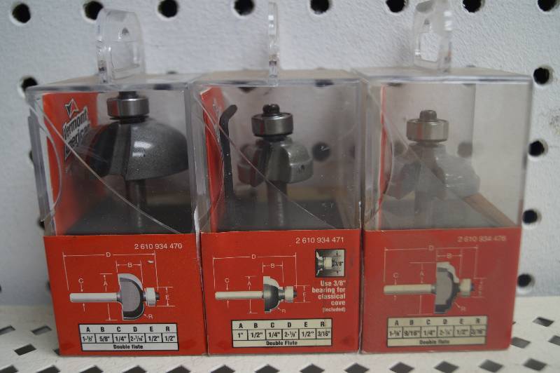 lot 42 image: Router bits