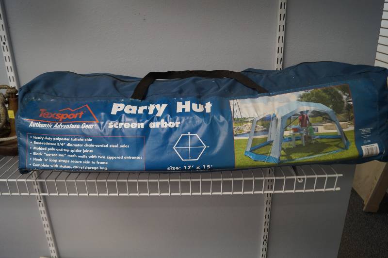 lot 26 image: Party Hut