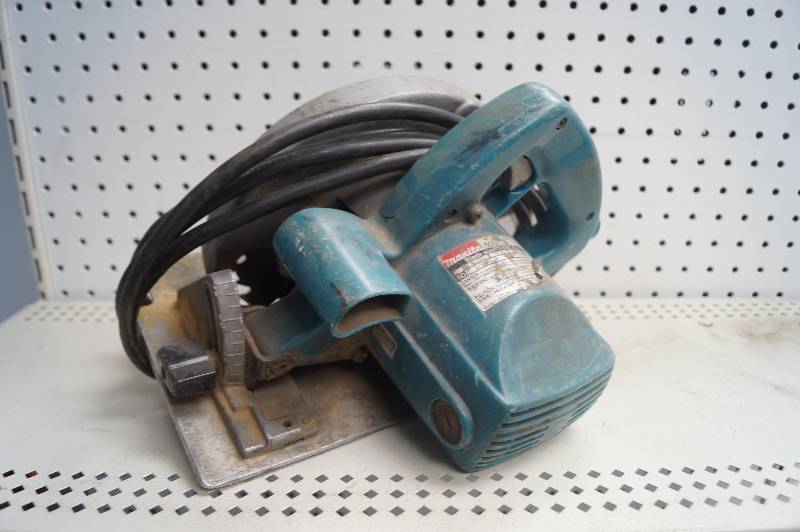 lot 30 image: Skil saw