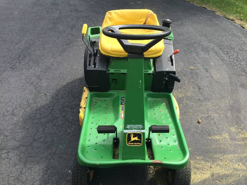 John Deere Riding Lawn Mower
