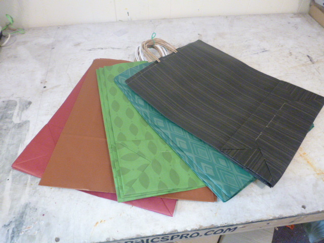 lot 16 image: 15 Gift Bags