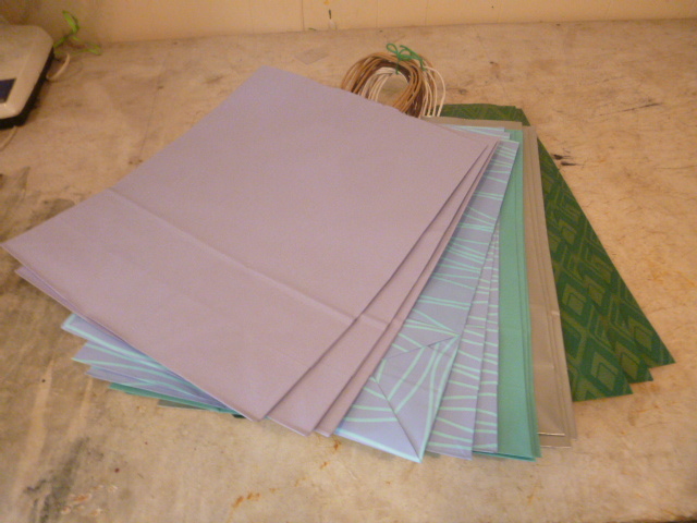 lot 17 image: 15 Gift Bags