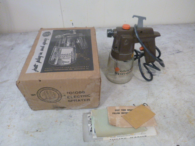 lot 47 image: BVI Electric Sprayer