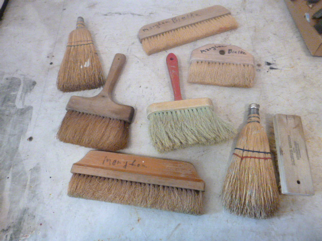 lot 51 image: 8 Miscellaneous Garage Brushes