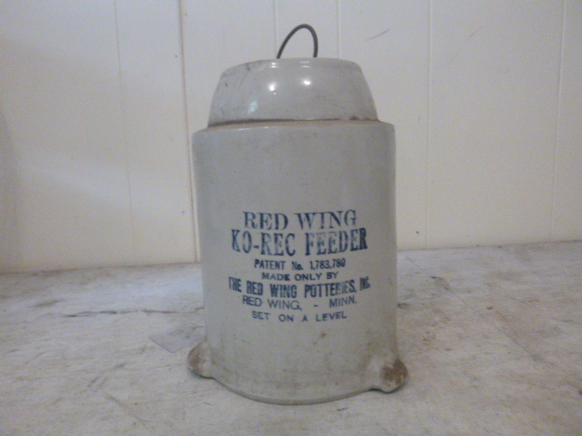 lot 56 image: Red Wing KO-Rec Feeder