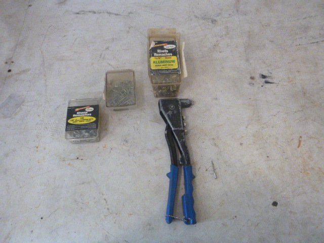 lot 62 image: Great Neck Pop Rivet Tool