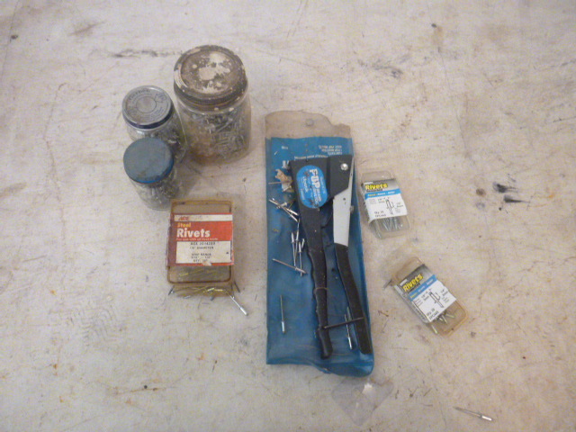 lot 63 image: Bostic Pop Rivet Tool
