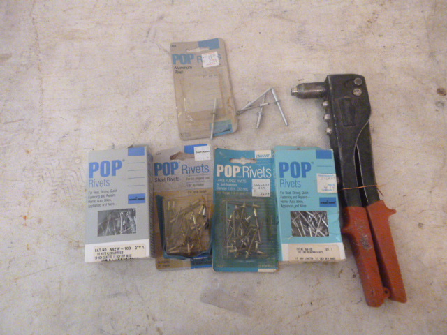 lot 64 image: Swingline Pop Rivet Tool