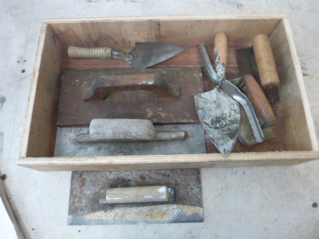 lot 71 image: Miscellaneous Trowels