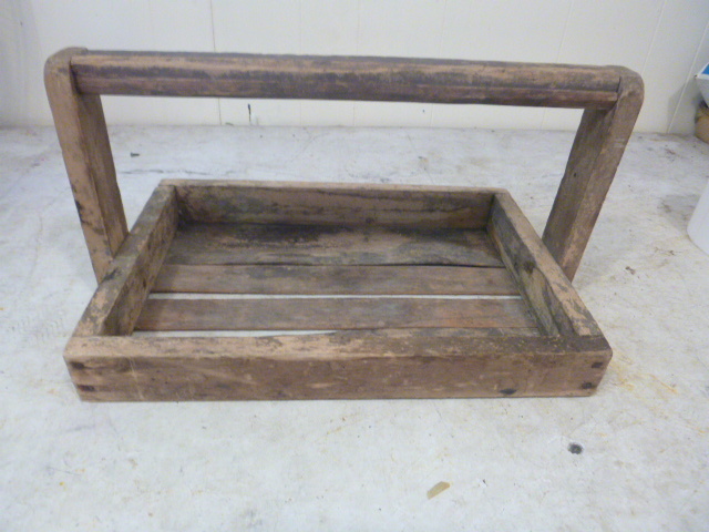 lot 106 image: Vintage Wood Toolbox