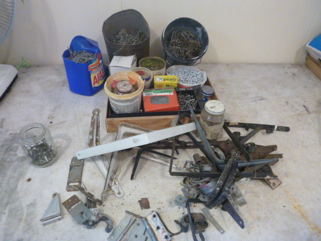 lot 113 image: Miscellaneous Hardware
