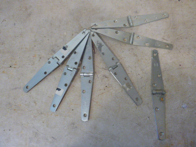 lot 117 image: 7 Strap Hinges
