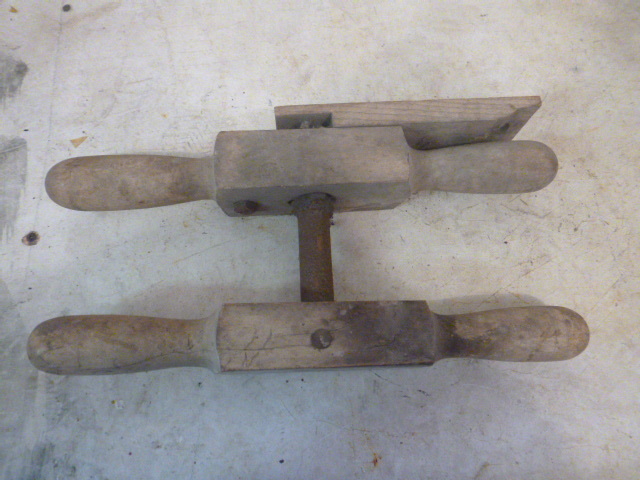 lot 119 image: Vintage Wood Clamp.