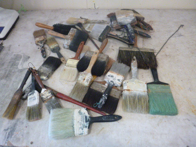 lot 141 image: Miscellaneous Paint Brushes
