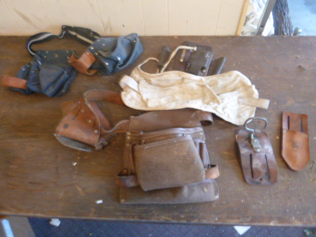 lot 144 image: Miscellaneous Tool Pouches