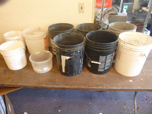 lot 147 image: Miscellaneous Pails