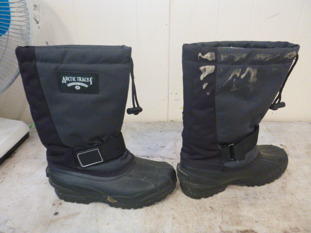 lot 176 image: Arctic Tracks Rugged Wear Winter Boots