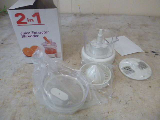 lot 186 image: 2 in 1 Juice Extractor Shredder