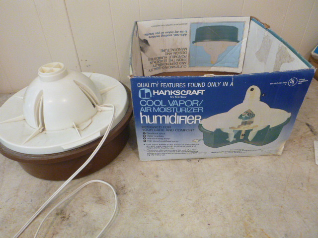 lot 190 image: Hanks Craft Cool Vapor Humidifier
