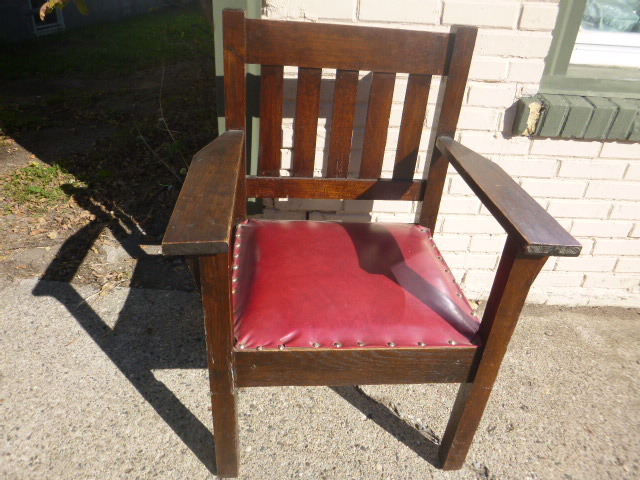 lot 195 image: Vintage Arm Chair