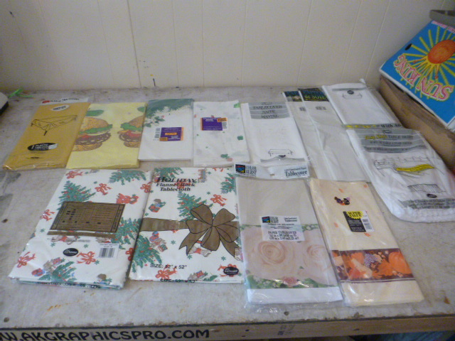 lot 217 image: Miscellaneous Table Cloths and Plastic Table Covers