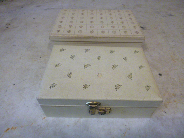 lot 225 image: 2 Old Jewelry Boxes