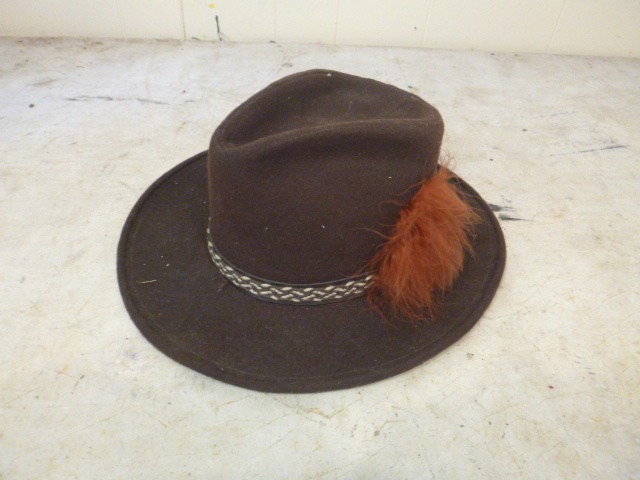 lot 234 image: Felt Hat