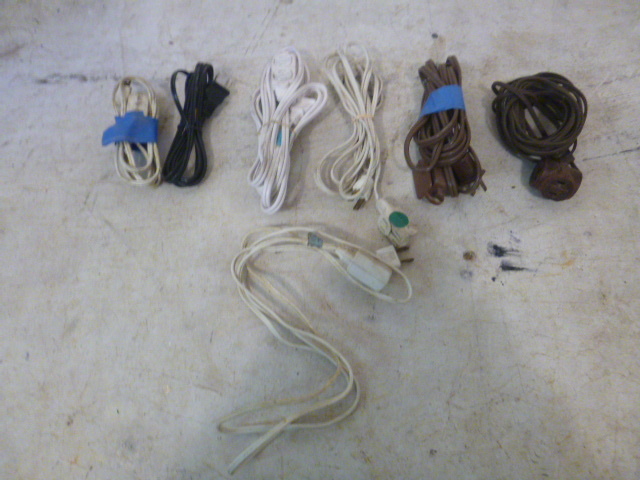 lot 239 image: 7 Extension Cords