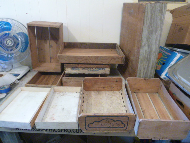 lot 249 image: Miscellaneous Wood Crates
