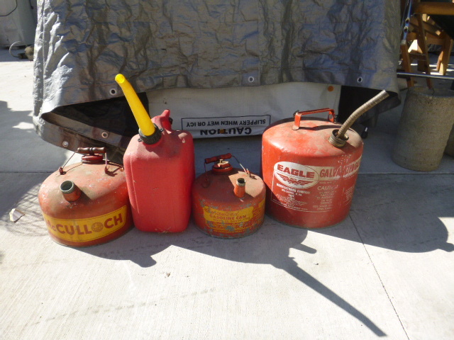 lot 254 image: 4 Gas Cans